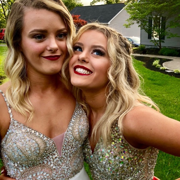 Elegant jeweled Red Sherri Hill Prom Dress w slit - Picture 4 of 5